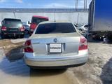 Volkswagen Passat 2001 года за 1 471 400 тг. в Астана – фото 2