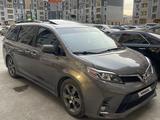 Toyota Sienna 2016 года за 8 000 000 тг. в Атырау – фото 4