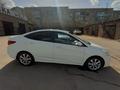 Hyundai Solaris 2014 года за 4 100 000 тг. в Караганда – фото 2