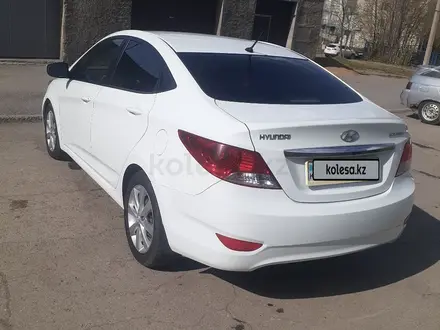 Hyundai Solaris 2014 года за 4 100 000 тг. в Караганда – фото 3