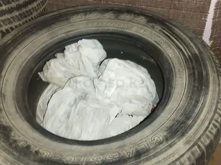 Шины 235/70 R 16 б/у 3шт по20 000т штука. за 10 000 тг. в Алматы – фото 2