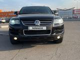 Volkswagen Touareg 2007 года за 7 600 000 тг. в Кокшетау – фото 2