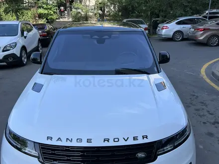 Land Rover Range Rover Sport 2023 года за 75 800 000 тг. в Алматы – фото 6
