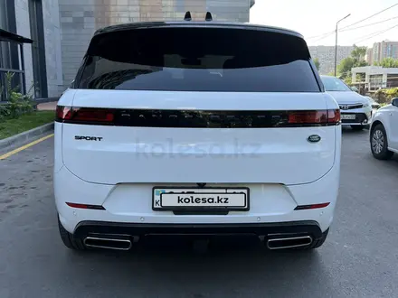 Land Rover Range Rover Sport 2023 года за 75 800 000 тг. в Алматы – фото 8