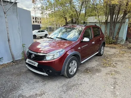 Renault Sandero Stepway 2014 года за 3 380 000 тг. в Караганда – фото 2