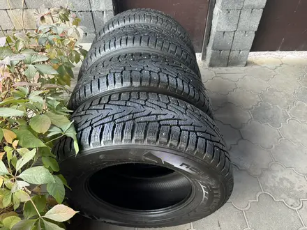 Комплект практически новых шипованных шин Nokian Tyres за 205 000 тг. в Алматы – фото 5