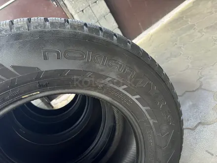 Комплект практически новых шипованных шин Nokian Tyres за 205 000 тг. в Алматы – фото 7