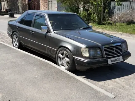 Mercedes-Benz E 300 1987 года за 1 350 000 тг. в Алматы – фото 11