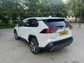Toyota RAV4 2022 года за 13 400 000 тг. в Уральск – фото 3