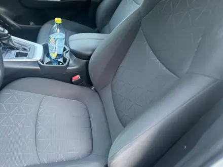 Toyota RAV4 2022 года за 13 400 000 тг. в Уральск – фото 13