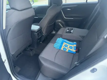 Toyota RAV4 2022 года за 13 400 000 тг. в Уральск – фото 15