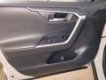 Toyota RAV4 2022 года за 13 400 000 тг. в Уральск – фото 32
