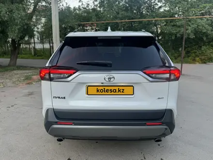 Toyota RAV4 2022 года за 13 400 000 тг. в Уральск – фото 6