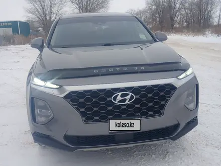 Hyundai Santa Fe 2019 года за 11 000 000 тг. в Уральск