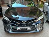 Toyota Camry 2018 года за 13 500 000 тг. в Алматы