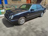 Mercedes-Benz E 230 1997 года за 2 700 000 тг. в Караганда