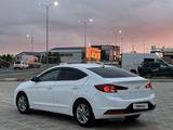 Hyundai Elantra 2019 года за 8 300 000 тг. в Уральск – фото 3