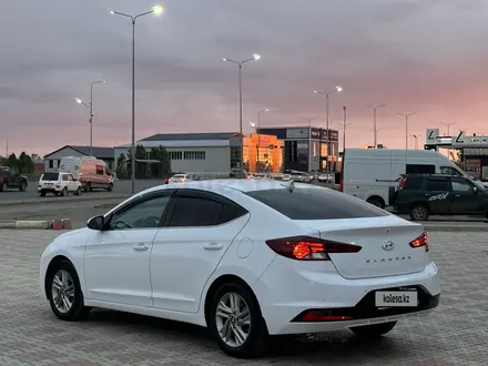 Hyundai Elantra 2019 года за 7 700 000 тг. в Уральск – фото 3