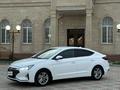 Hyundai Elantra 2019 года за 7 700 000 тг. в Уральск – фото 2