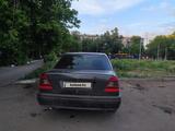 Mercedes-Benz C 180 1993 года за 1 100 000 тг. в Караганда – фото 2