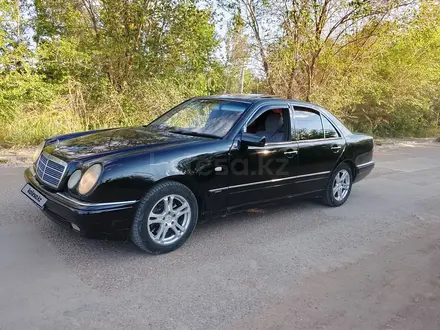 Mercedes-Benz E 280 1998 года за 3 200 000 тг. в Астана