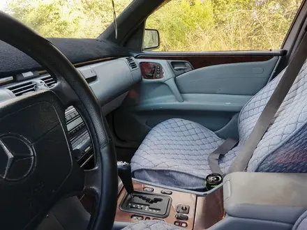 Mercedes-Benz E 280 1998 года за 3 200 000 тг. в Астана – фото 11