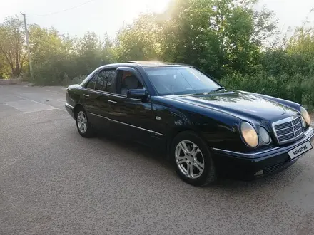 Mercedes-Benz E 280 1998 года за 3 200 000 тг. в Астана – фото 3