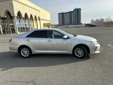 Toyota Camry 2015 года за 9 500 000 тг. в Атырау – фото 9