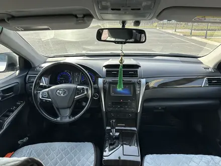 Toyota Camry 2015 года за 9 500 000 тг. в Атырау – фото 10