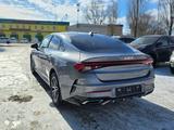 Kia K5 2022 года за 11 360 000 тг. в Уральск – фото 4