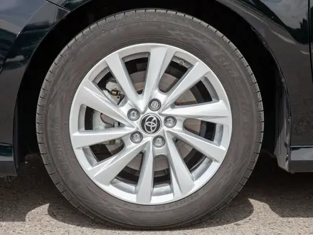 Toyota Camry 2021 года за 12 990 000 тг. в Алматы – фото 20