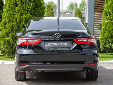 Toyota Camry 2021 года за 12 990 000 тг. в Алматы – фото 5
