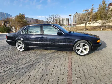 BMW 728 1999 года за 4 200 000 тг. в Актау – фото 35