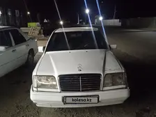 Mercedes-Benz E-Class, 1993