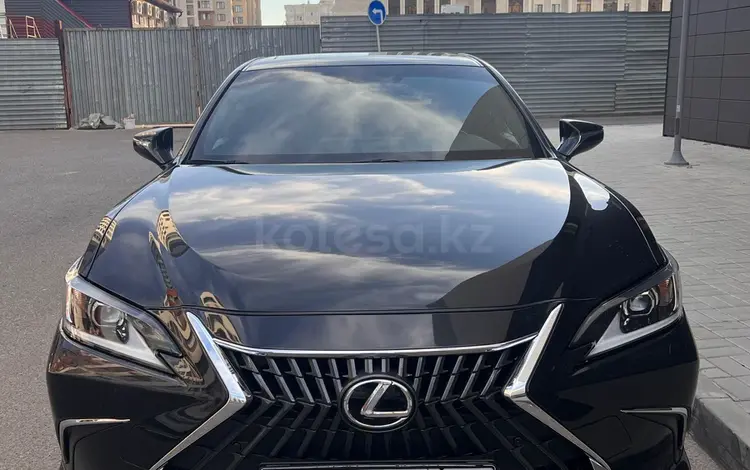 Lexus ES 250 2022 года за 23 500 000 тг. в Астана