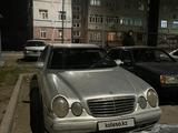 Mercedes-Benz E 200 2000 года за 2 200 000 тг. в Шымкент – фото 3