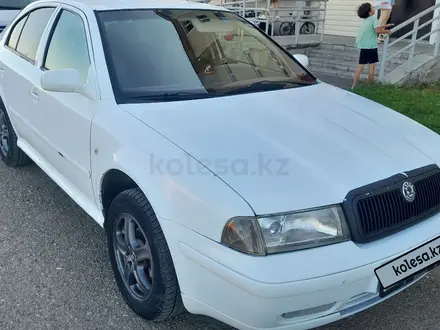 Skoda Octavia 1998 года за 1 800 000 тг. в Усть-Каменогорск – фото 2