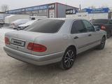 Mercedes-Benz E 200 1996 годаfor2 800 000 тг. в Кокшетау – фото 4