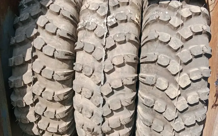 Шины от грейдера за 180 000 тг. в Актобе