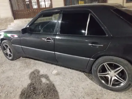 Mercedes-Benz E 230 1992 года за 1 850 000 тг. в Шымкент – фото 3