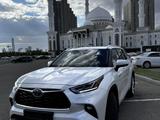 Toyota Highlander 2023 годаүшін33 333 333 тг. в Астана