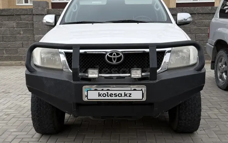 Toyota Hilux 2013 года за 9 000 000 тг. в Актобе