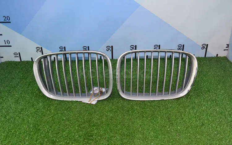 Решетка радиатора BMW E39 за 10 000 тг. в Тараз