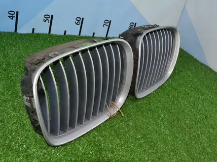 Решетка радиатора BMW E39 5-серия за 15 000 тг. в Тараз – фото 3