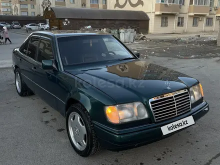 Mercedes-Benz E 320 1995 года за 2 800 000 тг. в Жанаозен