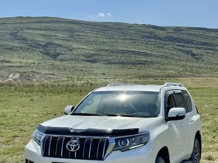 Toyota Land Cruiser Prado 2022 года за 28 300 000 тг. в Актау
