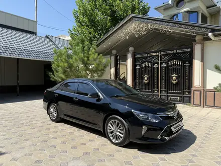 Toyota Camry 2017 года за 12 000 000 тг. в Шымкент