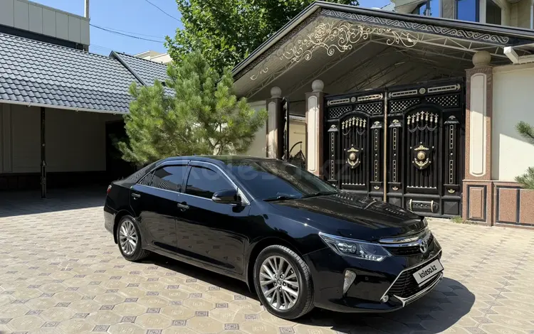 Toyota Camry 2017 года за 12 000 000 тг. в Шымкент