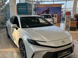 Toyota Camry Luxe 2025 года за 23 690 000 тг. в Алматы