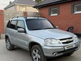 Chevrolet Niva 2014 годаүшін2 900 000 тг. в Актобе – фото 3